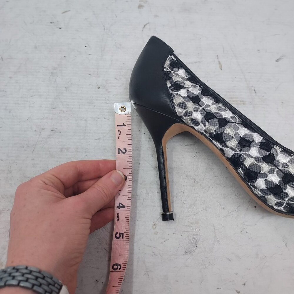 Manolo Blahnik HANGISI BLACK LACE JEWEL BUCKLE PUMP - Picture 6 of 10